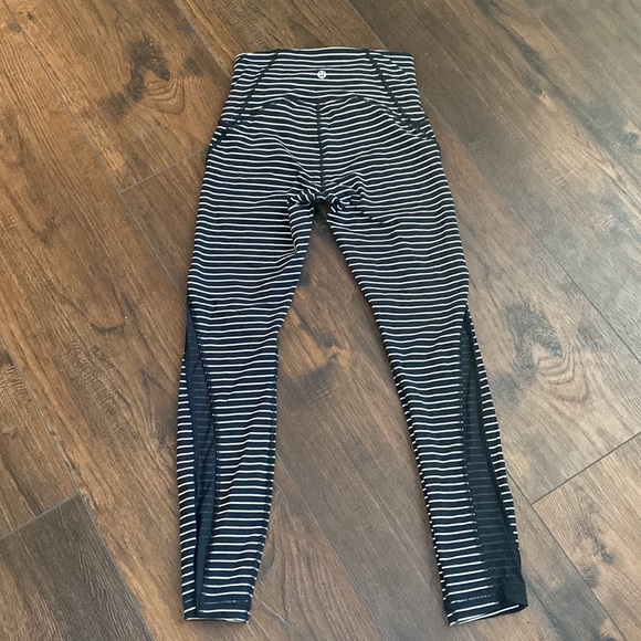 RARE lululemon leggings - Picture 2 of 3